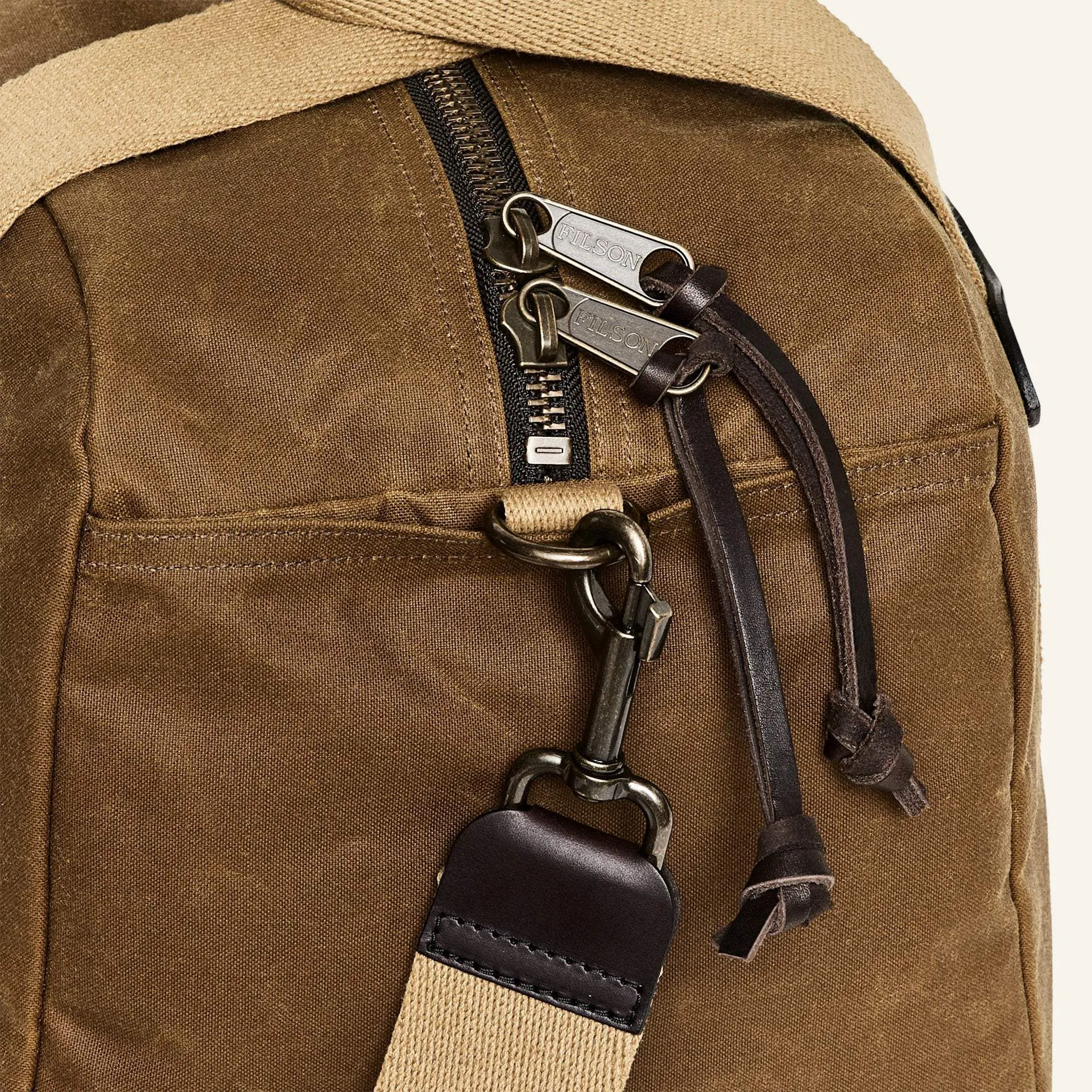 Filson Taska - Tin Cloth Small Duffle - Dark Tan