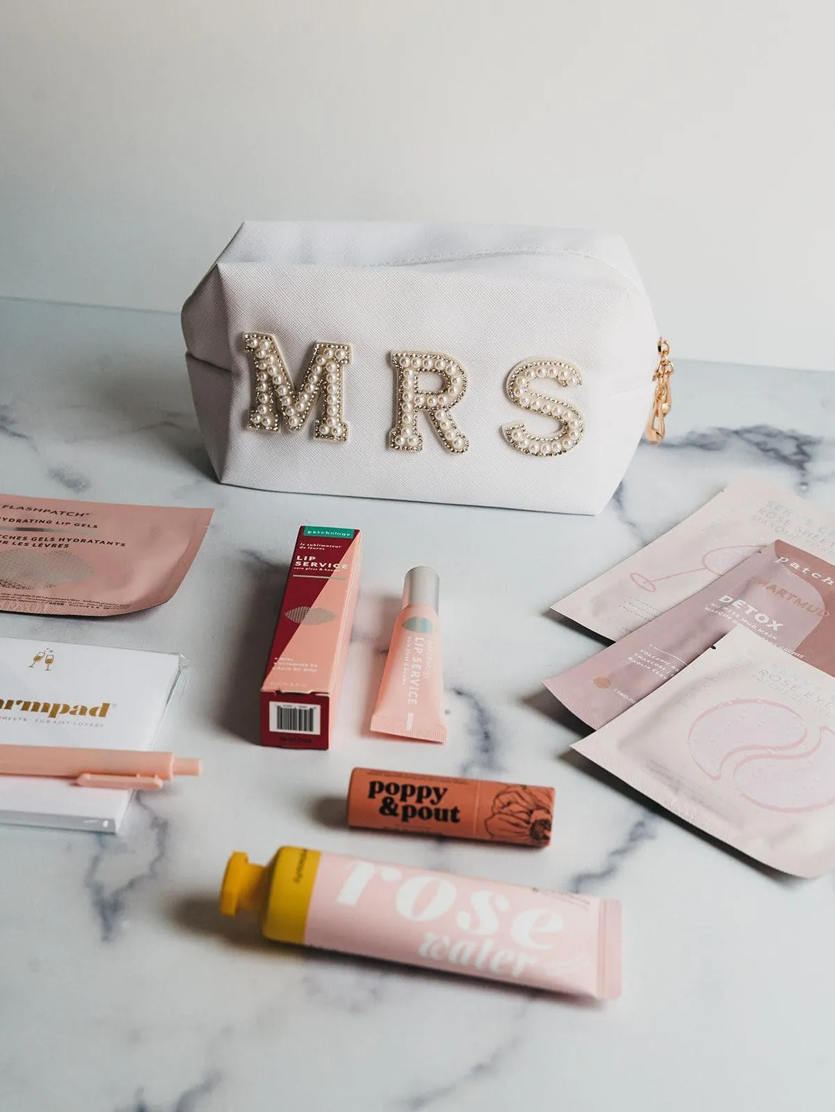 Mrs. White Zipper Cosmetics Pouch