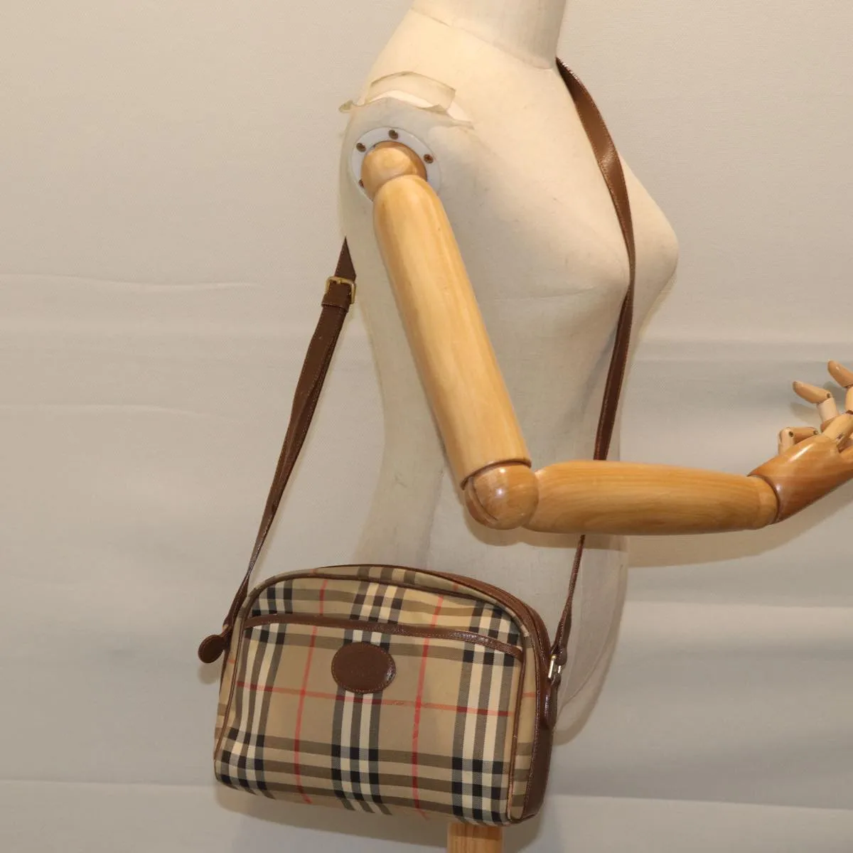 Trendy Inspired Burberry Nova Check Shoulder Bag Canvas Beige Auth 72502