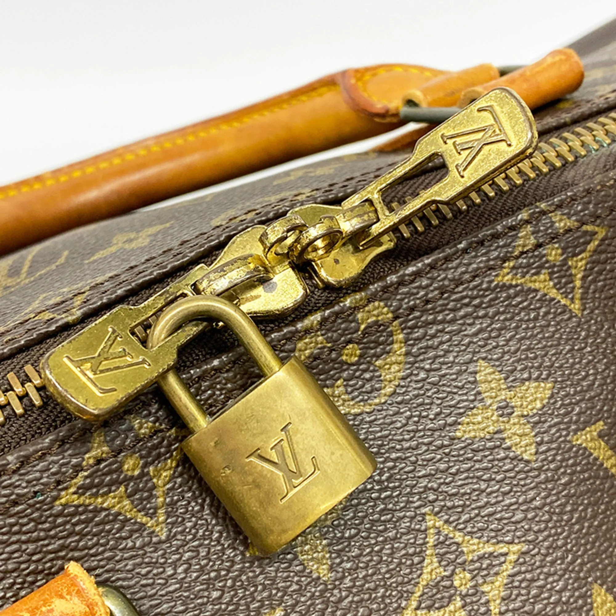 Trendy Inspired Louis Vuitton Auth  Monogram Keepol 50 M41426