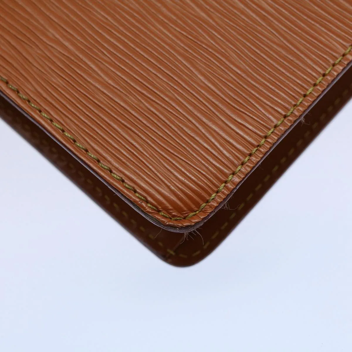 Trendy Inspired Louis Vuitton Epi Pochette Homme Clutch Bag Brown M52528 Lv Auth Th3989