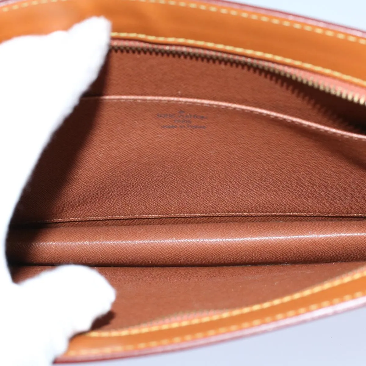 Trendy Inspired Louis Vuitton Epi Pochette Homme Clutch Bag Brown M52528 Lv Auth Th3989