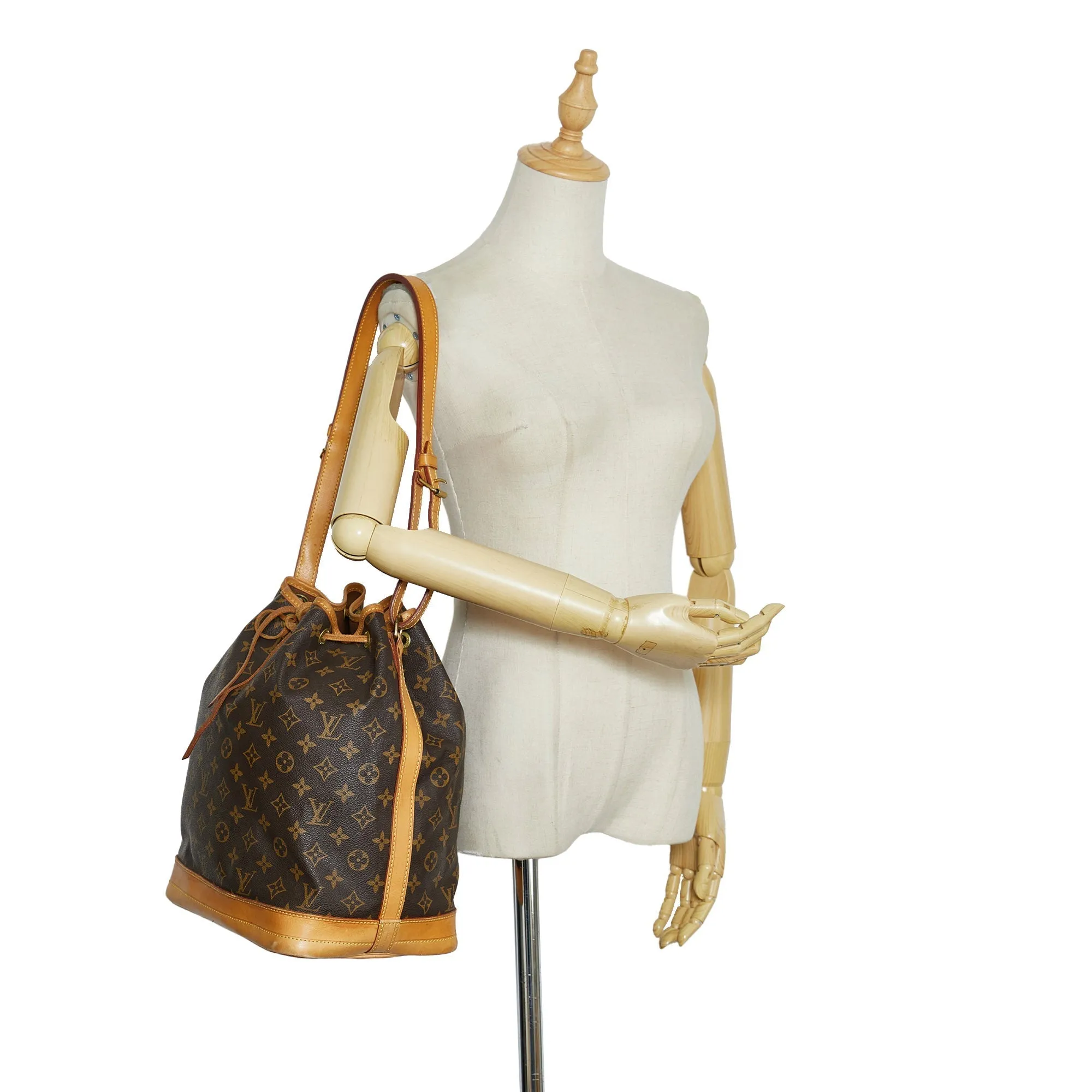Trendy Inspired Louis Vuitton Grand Noé Monogram Canvas