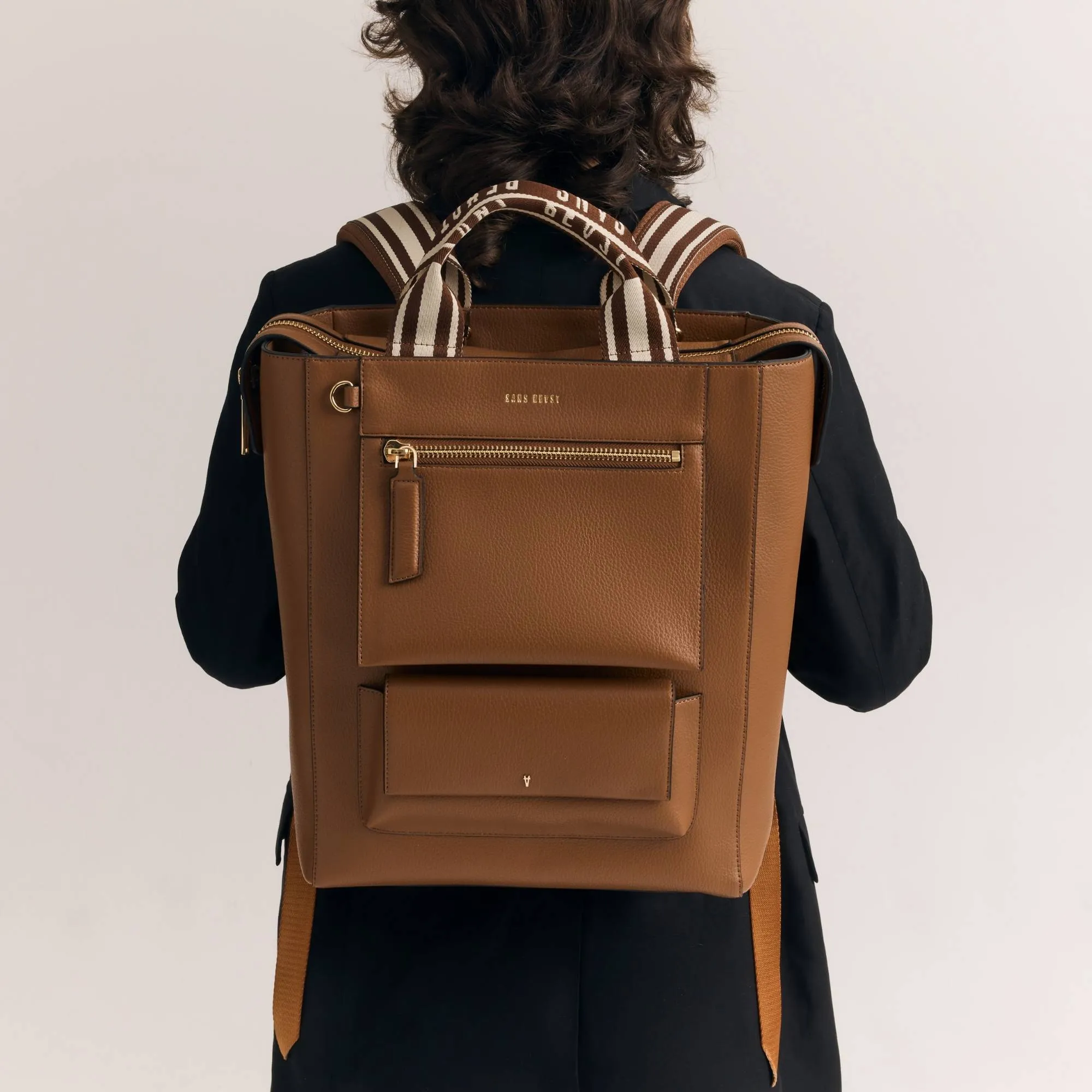 XL Universo Backpack - Cinnamon   Gold